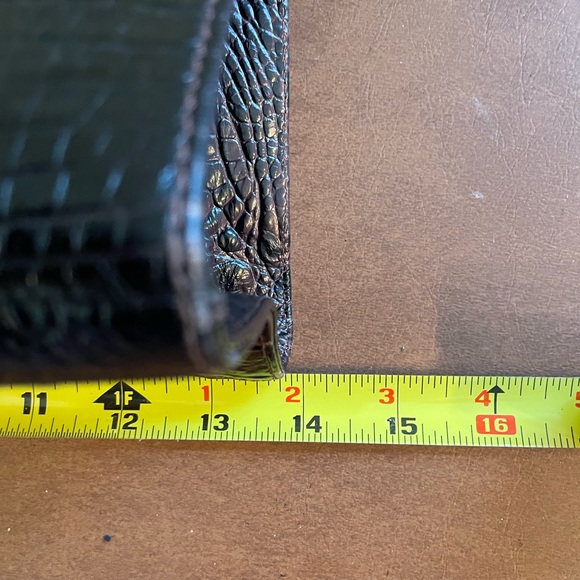 Brahmin EUC zipper top tote bag alligator texture in rich browns and black - Picture 12 of 14